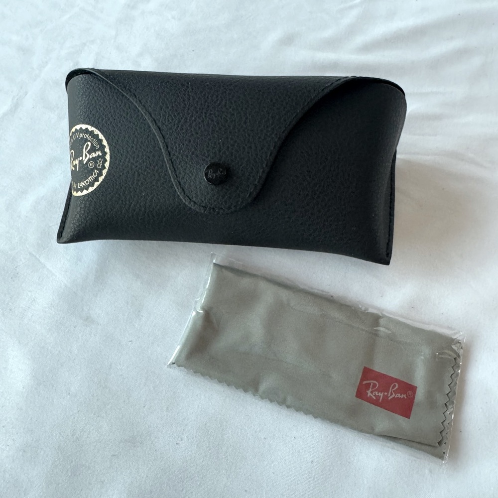 Ray-Ban Black Sunglass Case with Cleaning Cloth Included - Picture 1 of 8